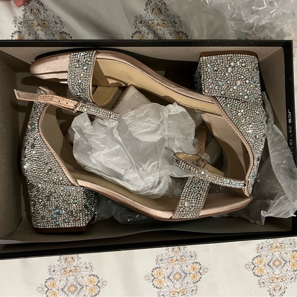 Betsey Johnson NIB 8.5 crystal block heels approx 2.25 inches - never been worn - Picture 3 of 7